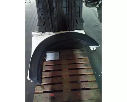 FORD F550SD (SUPER DUTY) FENDER ASSEMBLY, FRONT
