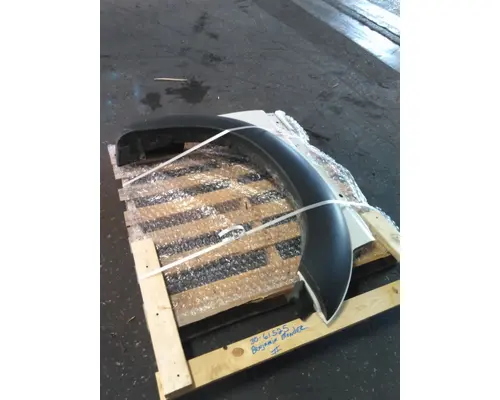 FORD F550SD (SUPER DUTY) FENDER ASSEMBLY, FRONT