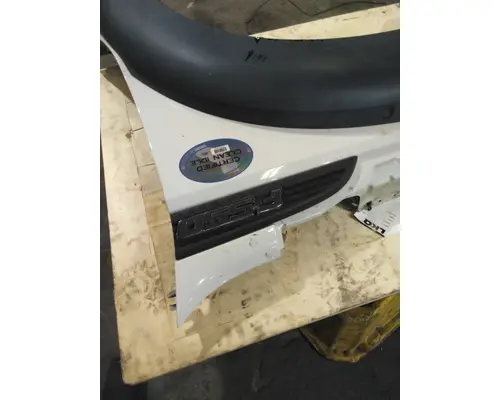 FORD F550SD (SUPER DUTY) FENDER ASSEMBLY, FRONT