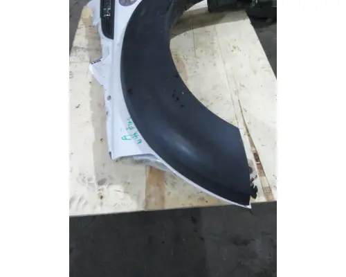 FORD F550SD (SUPER DUTY) FENDER ASSEMBLY, FRONT