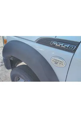 FORD F550SD (SUPER DUTY) FENDER ASSEMBLY, FRONT