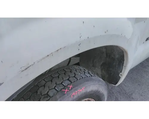 FORD F550SD (SUPER DUTY) FENDER ASSEMBLY, FRONT