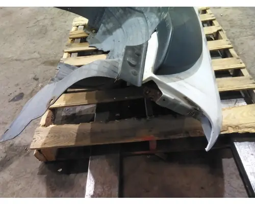 FORD F550SD (SUPER DUTY) FENDER ASSEMBLY, FRONT