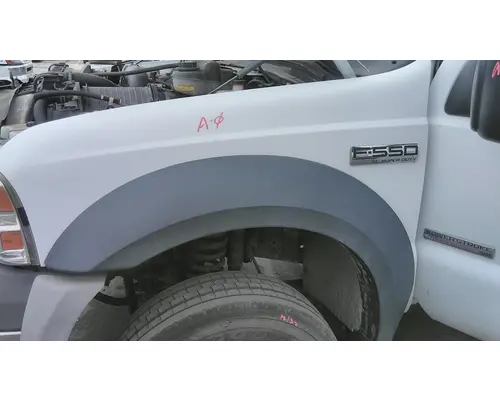 FORD F550SD (SUPER DUTY) FENDER ASSEMBLY, FRONT