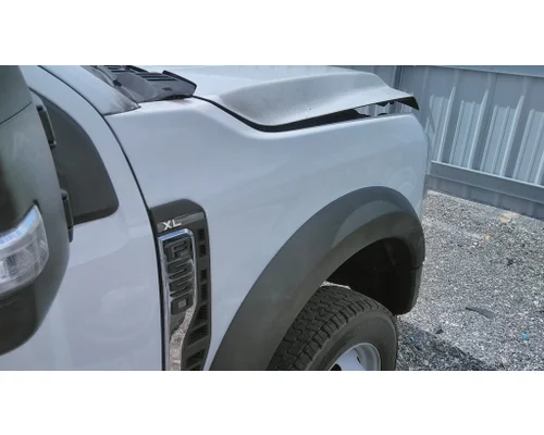 FORD F550SD (SUPER DUTY) FENDER ASSEMBLY, FRONT