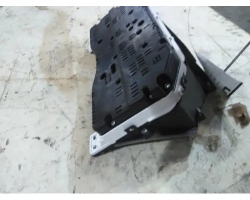 FORD F550SD (SUPER DUTY) GAUGE CLUSTER