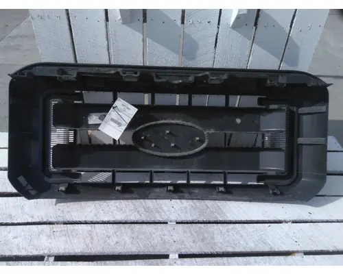 FORD F550SD (SUPER DUTY) GRILLE