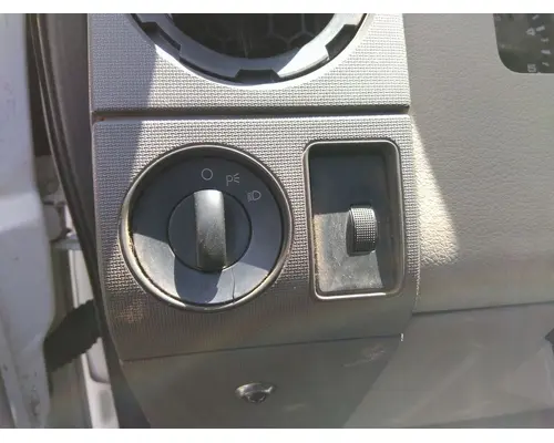FORD F550SD (SUPER DUTY) HEADLAMP SWITCH