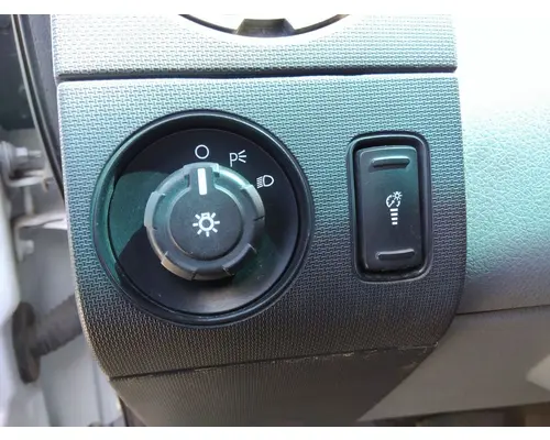 FORD F550SD (SUPER DUTY) HEADLAMP SWITCH