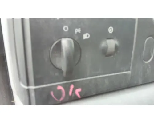 FORD F550SD (SUPER DUTY) HEADLAMP SWITCH