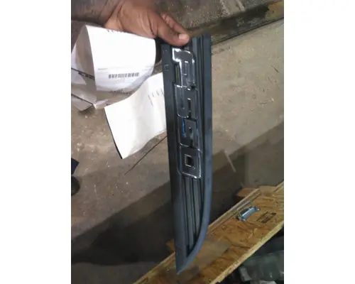 FORD F550SD (SUPER DUTY) HOOD ORNAMENT