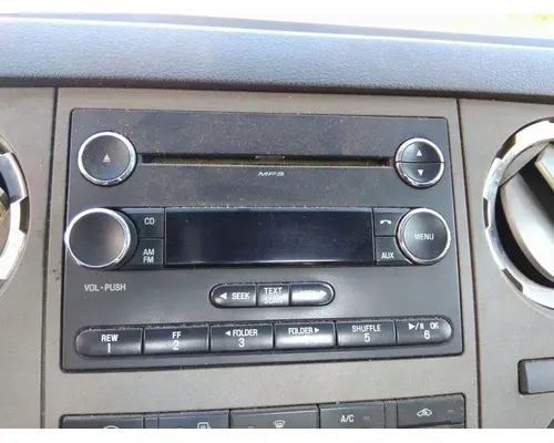 FORD F550SD (SUPER DUTY) RADIO AMFMCD