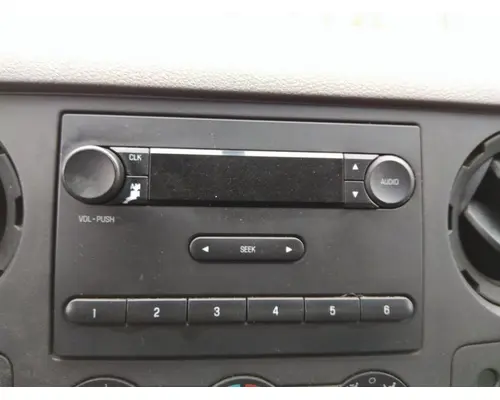 FORD F550SD (SUPER DUTY) RADIO AMFM
