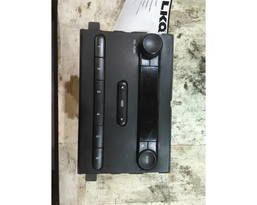 FORD F550SD (SUPER DUTY) RADIO AMFM