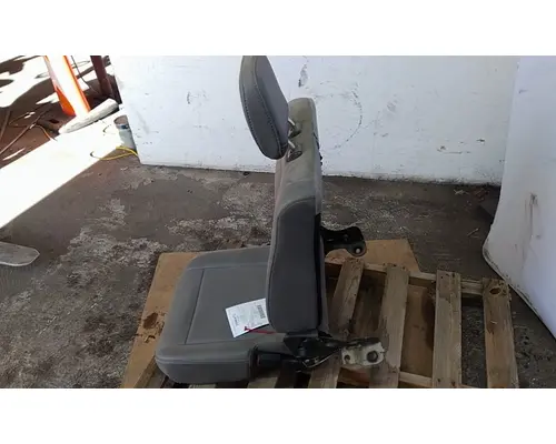 FORD F550SD (SUPER DUTY) SEAT, REAR