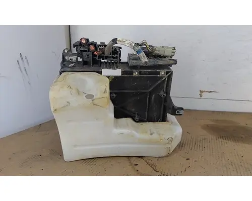 FORD F550SD (SUPER DUTY) WINDSHIELD WASHER RESERVOIR