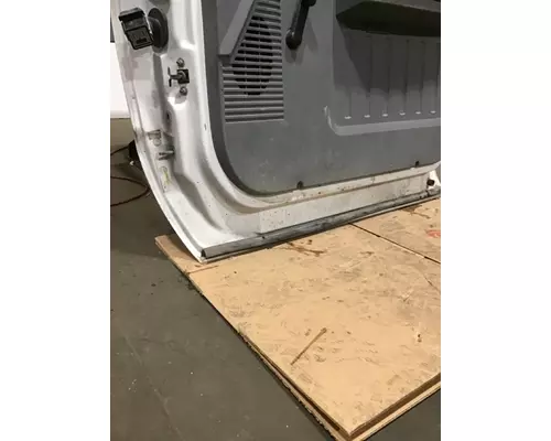 FORD F550 Door Assembly