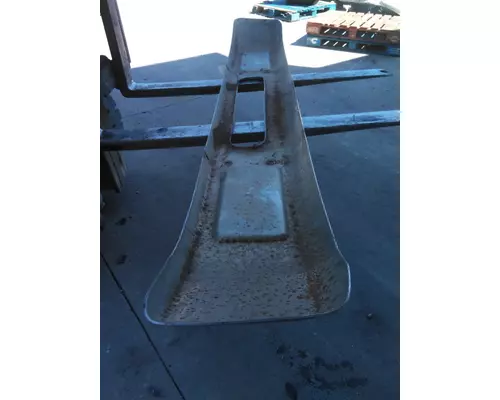FORD F600 BUMPER ASSEMBLY, FRONT