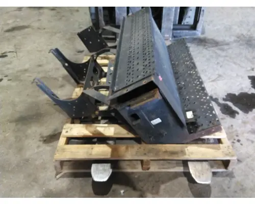 FORD F650SD (SUPER DUTY) BATTERY BOX