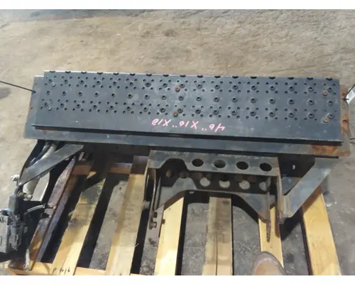 FORD F650SD (SUPER DUTY) BATTERY BOX