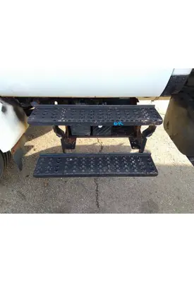 FORD F650SD (SUPER DUTY) CAB STEP