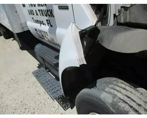FORD F650SD (SUPER DUTY) FENDER EXTENSION