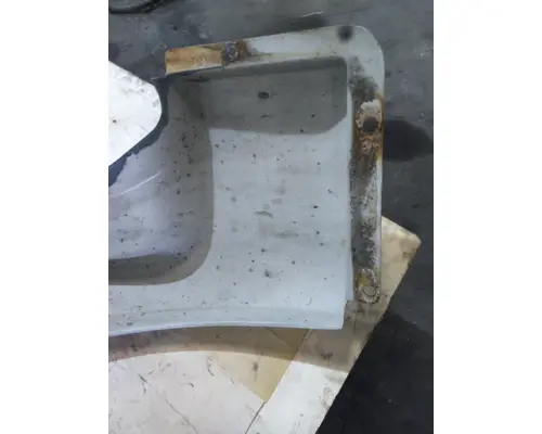 FORD F650SD (SUPER DUTY) FENDER EXTENSION