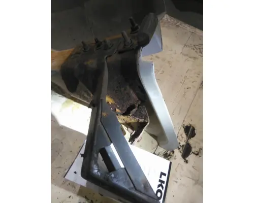 FORD F650SD (SUPER DUTY) FENDER EXTENSION