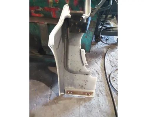 FORD F650SD (SUPER DUTY) FENDER EXTENSION