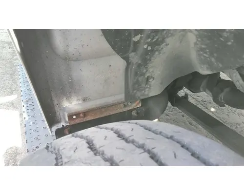 FORD F650SD (SUPER DUTY) FENDER EXTENSION