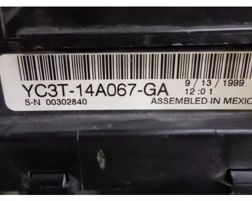 FORD F650SD (SUPER DUTY) FUSE BOX