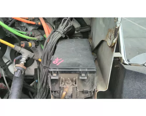 FORD F650SD (SUPER DUTY) FUSE BOX