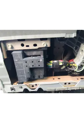 FORD F650SD (SUPER DUTY) FUSE BOX
