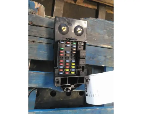 FORD F650SD (SUPER DUTY) FUSE BOX