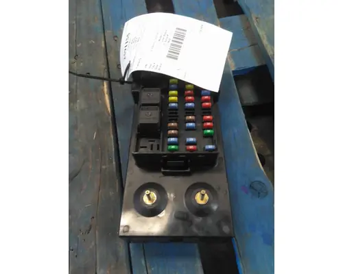 FORD F650SD (SUPER DUTY) FUSE BOX