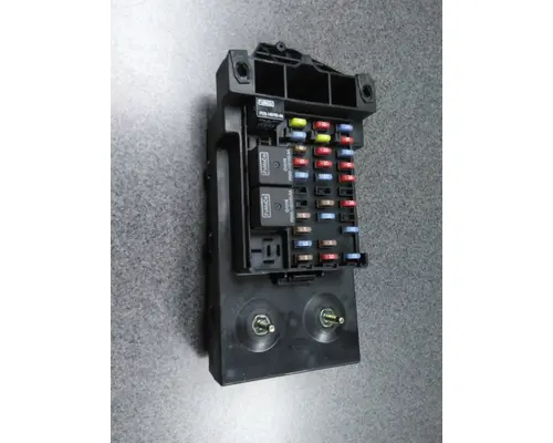 FORD F650SD (SUPER DUTY) FUSE BOX