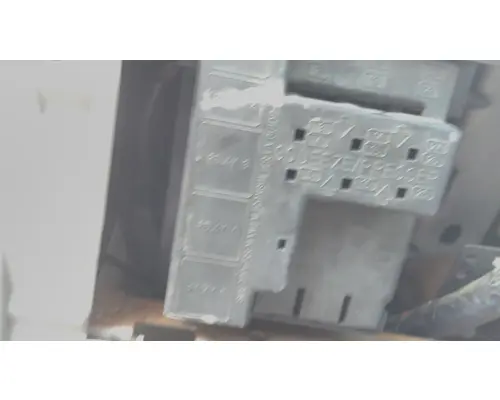FORD F650SD (SUPER DUTY) FUSE BOX
