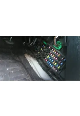 FORD F650SD (SUPER DUTY) FUSE BOX
