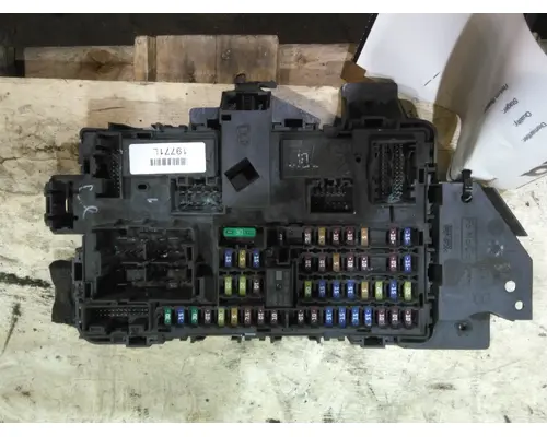 FORD F650SD (SUPER DUTY) FUSE BOX