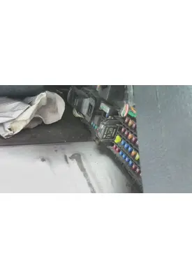 FORD F650SD (SUPER DUTY) FUSE BOX