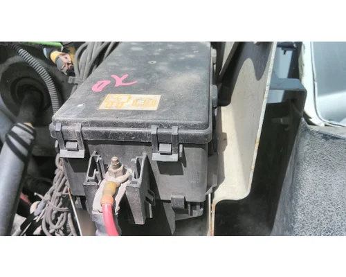 FORD F650SD (SUPER DUTY) FUSE BOX