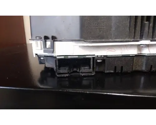 FORD F650SD (SUPER DUTY) GAUGE CLUSTER