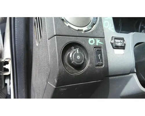 FORD F650SD (SUPER DUTY) HEADLAMP SWITCH