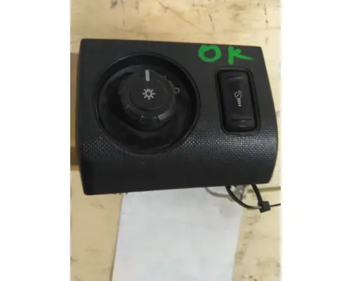 FORD F650SD (SUPER DUTY) HEADLAMP SWITCH