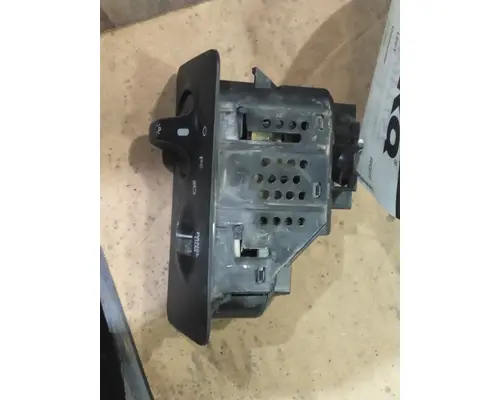 FORD F650SD (SUPER DUTY) HEADLAMP SWITCH