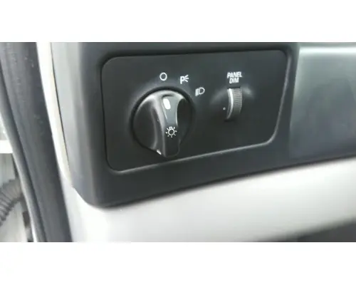FORD F650SD (SUPER DUTY) HEADLAMP SWITCH