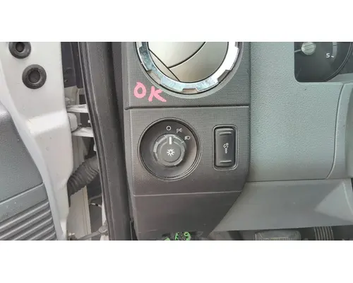 FORD F650SD (SUPER DUTY) HEADLAMP SWITCH