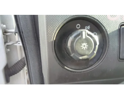 FORD F650SD (SUPER DUTY) HEADLAMP SWITCH