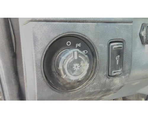 FORD F650SD (SUPER DUTY) HEADLAMP SWITCH