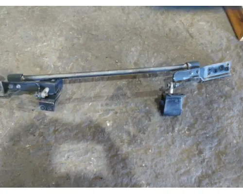 FORD F650SD (SUPER DUTY) HOOD HINGE